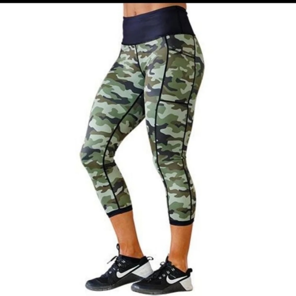 CVG reversible camo Capri